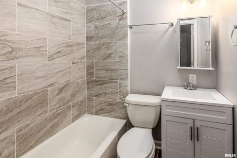 Tiny photo for 609 S Poplar Street, Carbondale, IL 62901 (MLS # EB459957)