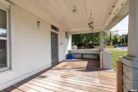 Tiny photo for 609 S Poplar Street, Carbondale, IL 62901 (MLS # EB459957)