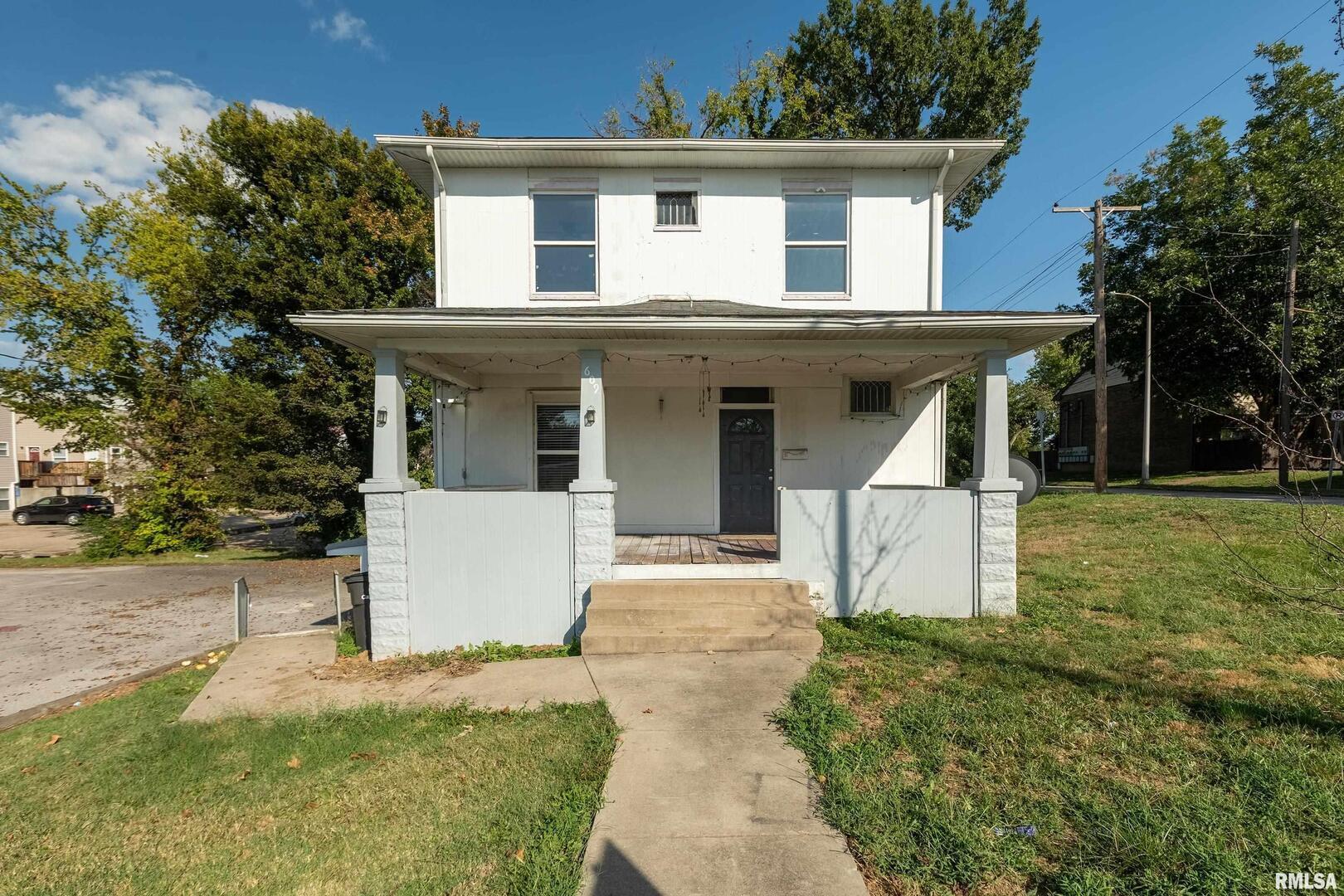 609 S Poplar Street