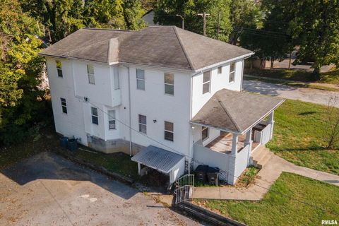 Tiny photo for 609 S Poplar Street, Carbondale, IL 62901 (MLS # EB459957)