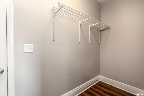 Tiny photo for 609 S Poplar Street, Carbondale, IL 62901 (MLS # EB459957)