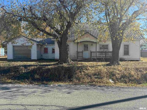 Photo of 1718 County Road 13 County Road, Xenia, IL 62899 (MLS # EB460393)