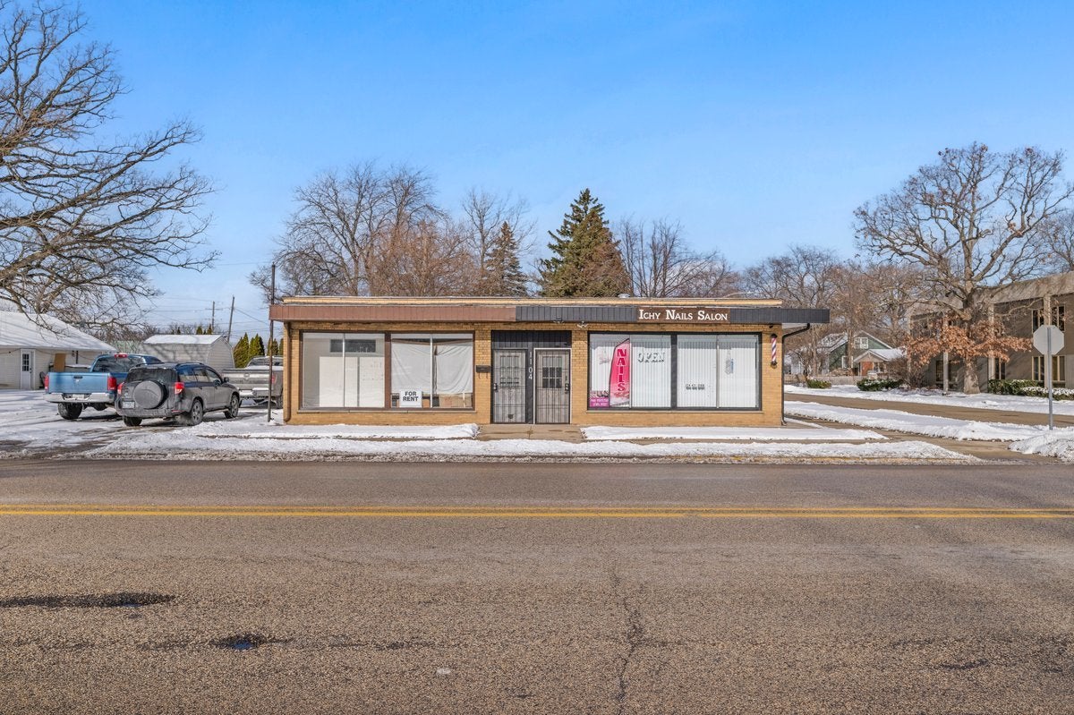 1104 W Glen Flora Avenue
