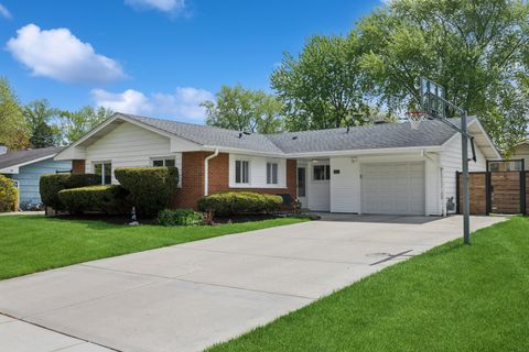 Photo of Hoffman Estates, IL 60169 (MLS # 12629753)