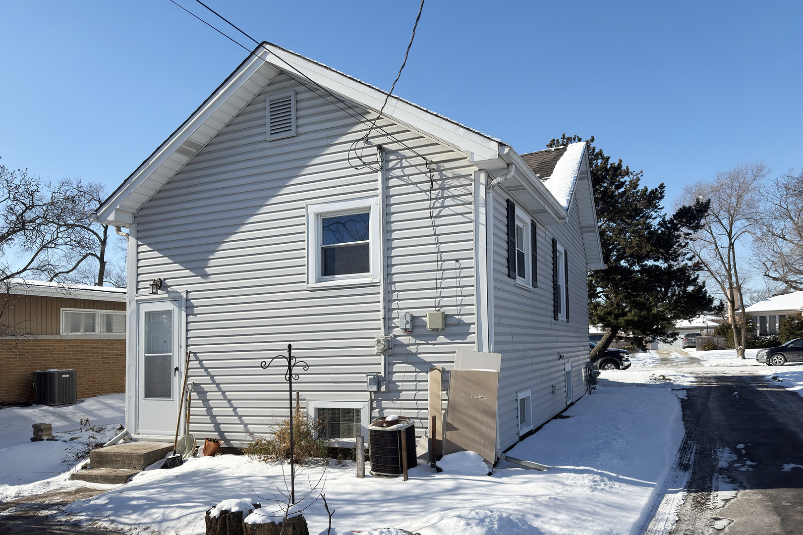 1645 Illinois Street