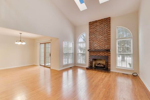 Tiny photo for 716 Clover Hill Court, Elk Grove Village, IL 60007 (MLS # 12526005)