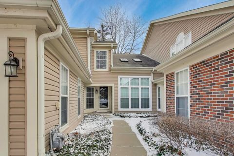 Tiny photo for 716 Clover Hill Court, Elk Grove Village, IL 60007 (MLS # 12526005)