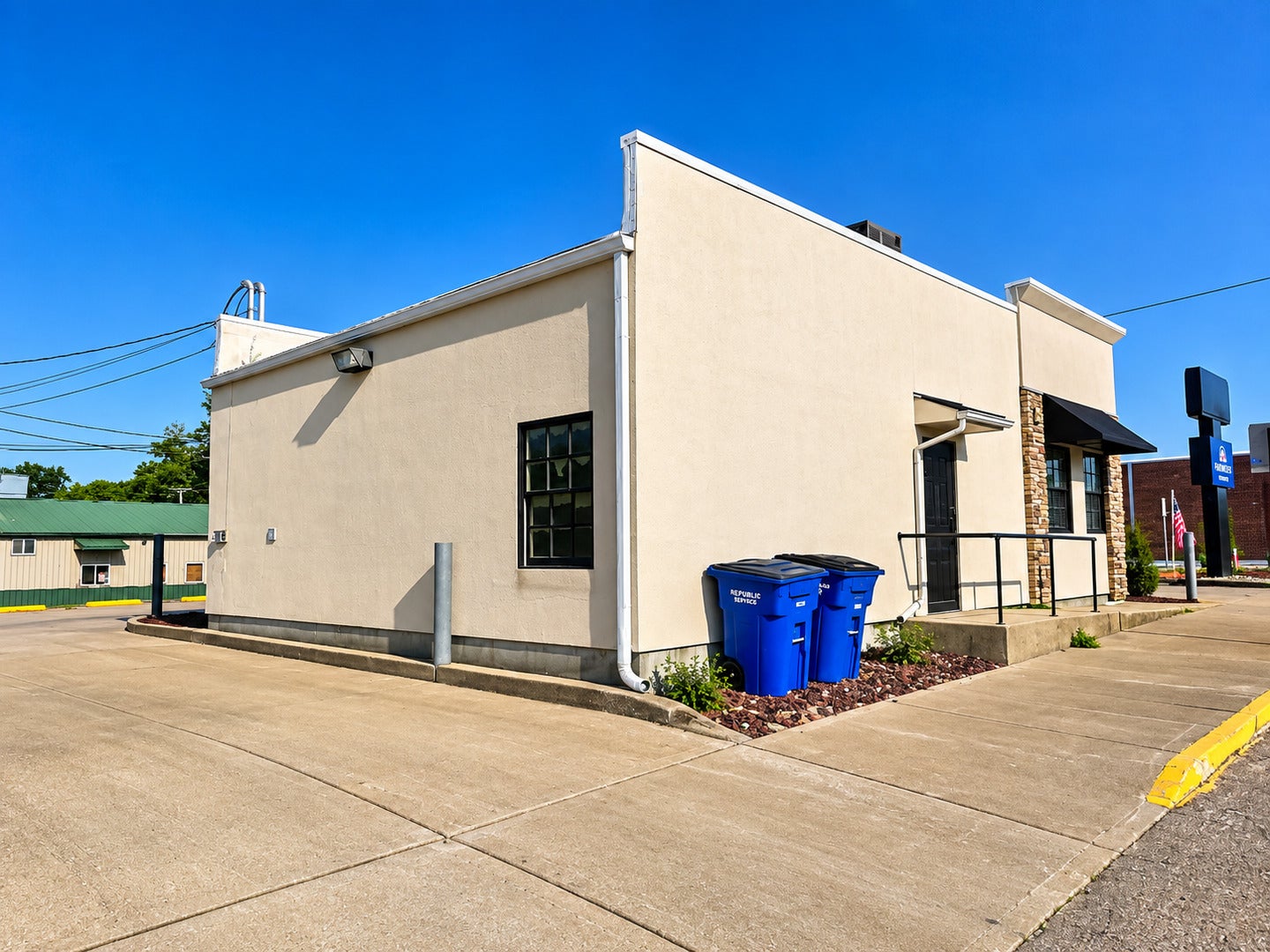7 S Walnut Street
