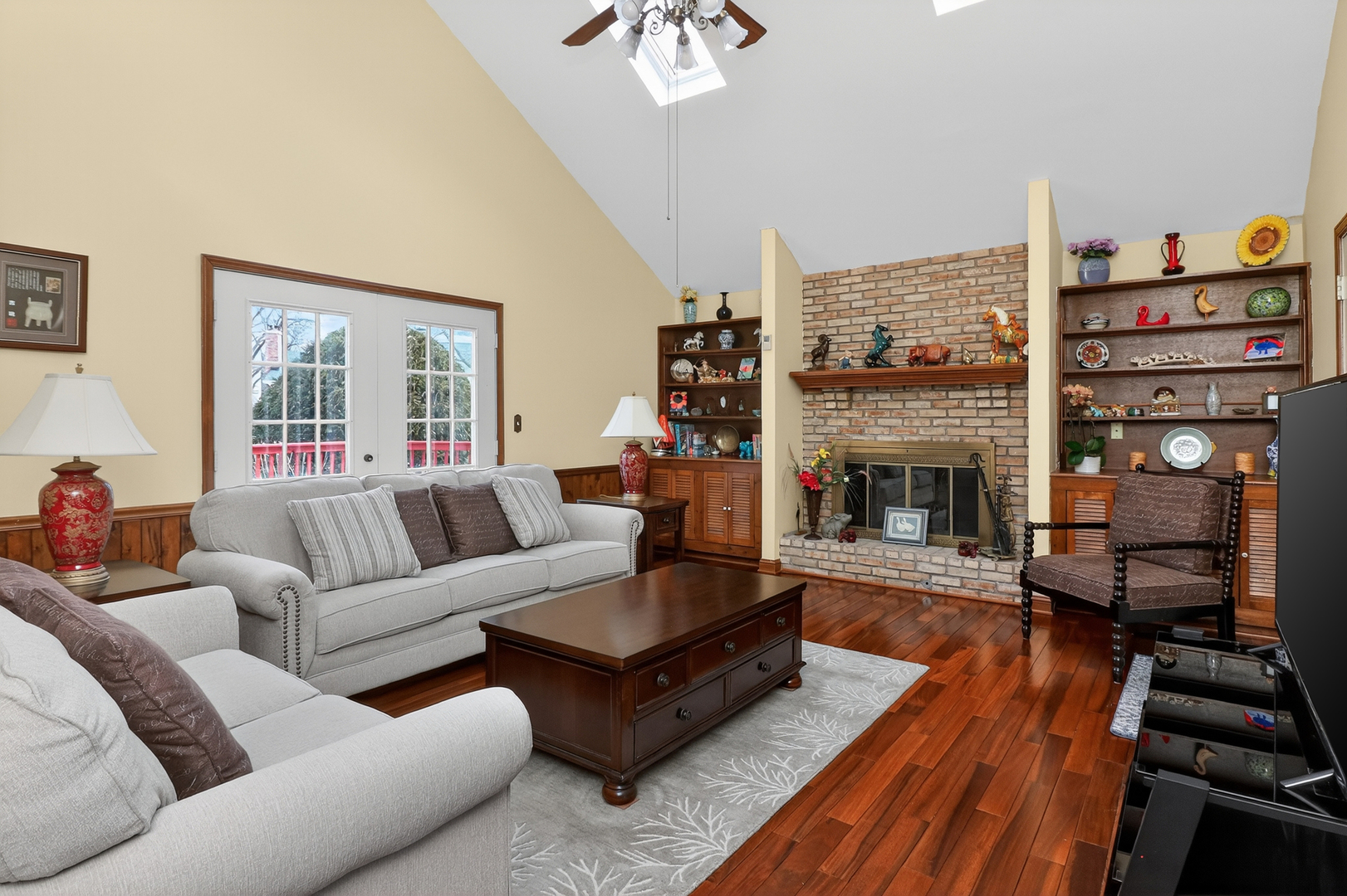 6081 BROOKLINE Court