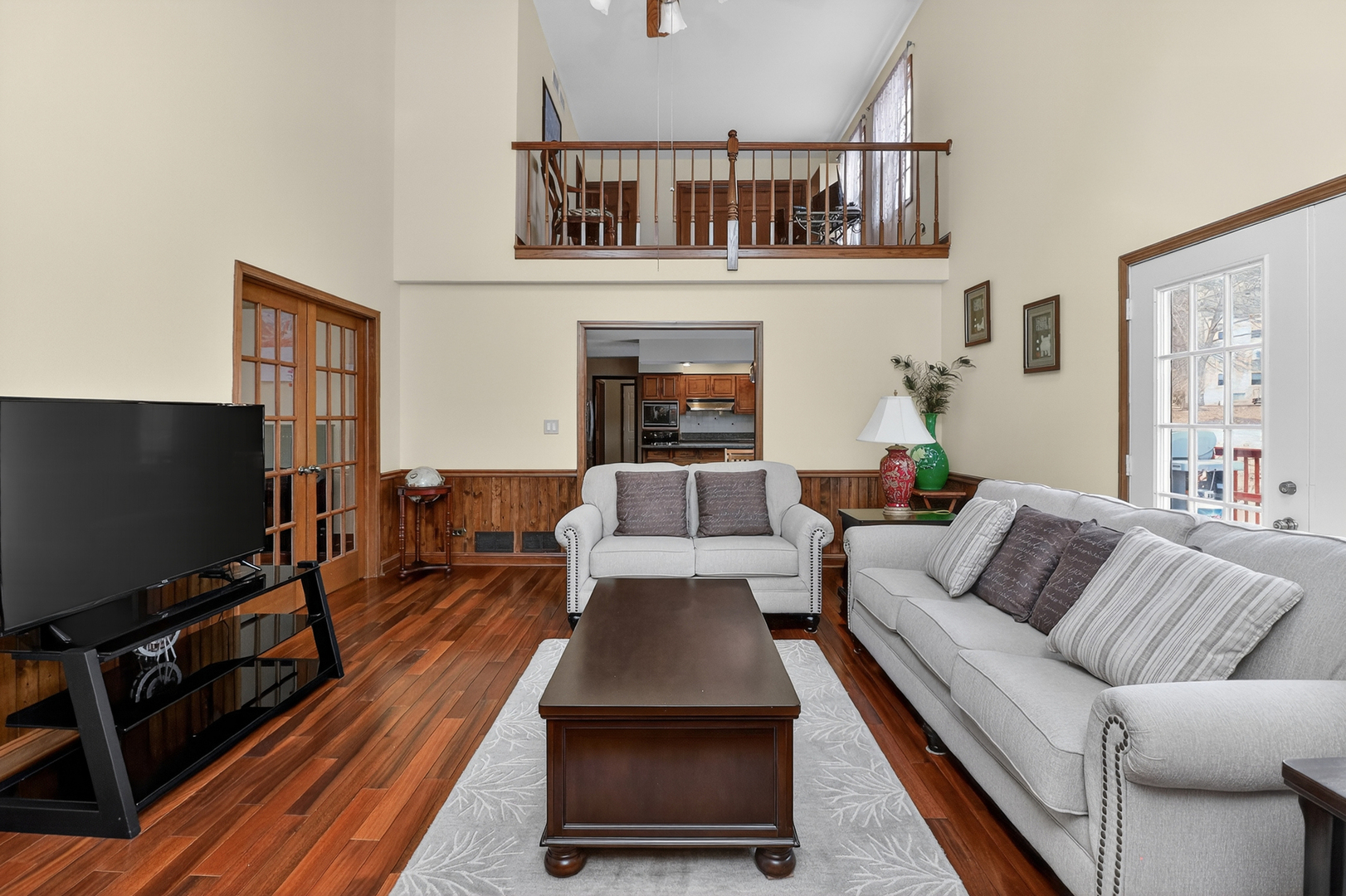 6081 BROOKLINE Court