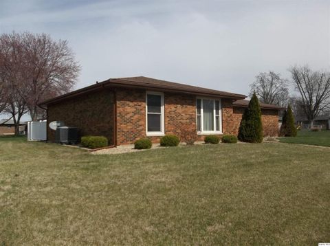 Tiny photo for 2801 W Bluff Ct. Ct, Quincy, IL 62305 (MLS # 12591467)