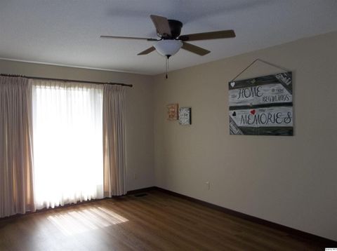 Tiny photo for 2801 W Bluff Ct. Ct, Quincy, IL 62305 (MLS # 12591467)