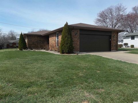 Tiny photo for 2801 W Bluff Ct. Ct, Quincy, IL 62305 (MLS # 12591467)
