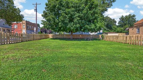 Tiny photo for 407 S Allin Street, Bloomington, IL 61701 (MLS # 12692819)
