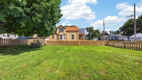 Tiny photo for 407 S Allin Street, Bloomington, IL 61701 (MLS # 12692819)