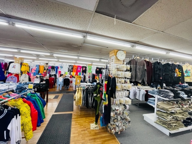 3235 W CHICAGO Avenue