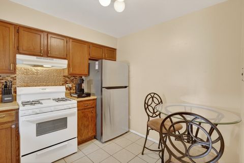 Tiny photo for 706 Marilyn Avenue #107, Glendale Heights, IL 60139 (MLS # 12603296)