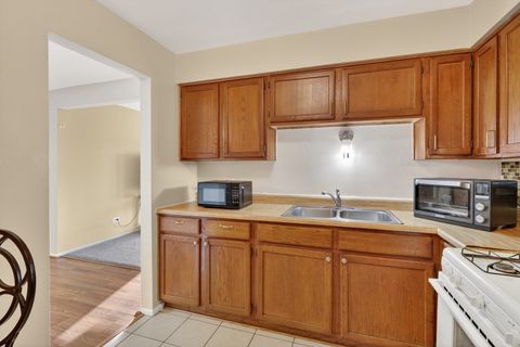 Tiny photo for 706 Marilyn Avenue #107, Glendale Heights, IL 60139 (MLS # 12603296)
