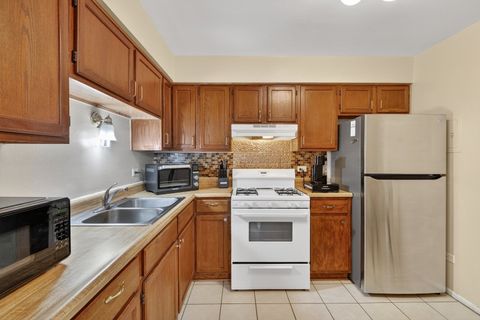 Tiny photo for 706 Marilyn Avenue #107, Glendale Heights, IL 60139 (MLS # 12603296)