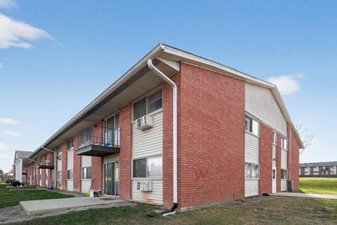 Tiny photo for 706 Marilyn Avenue #107, Glendale Heights, IL 60139 (MLS # 12603296)