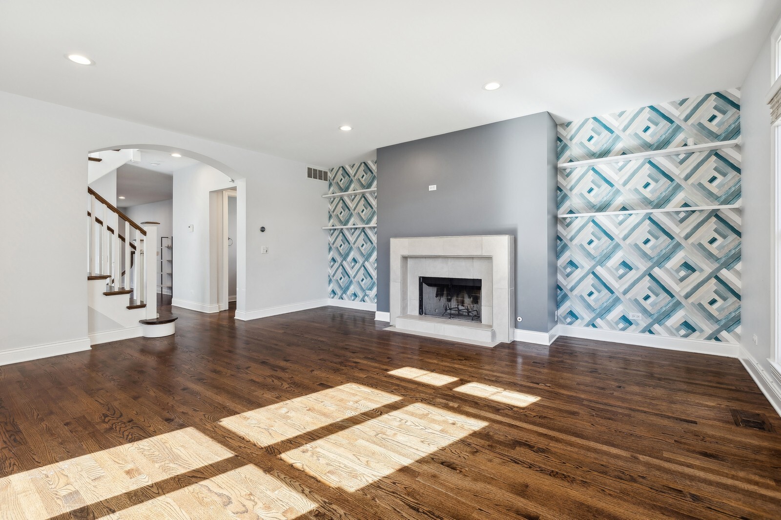 1702 N Maplewood Avenue