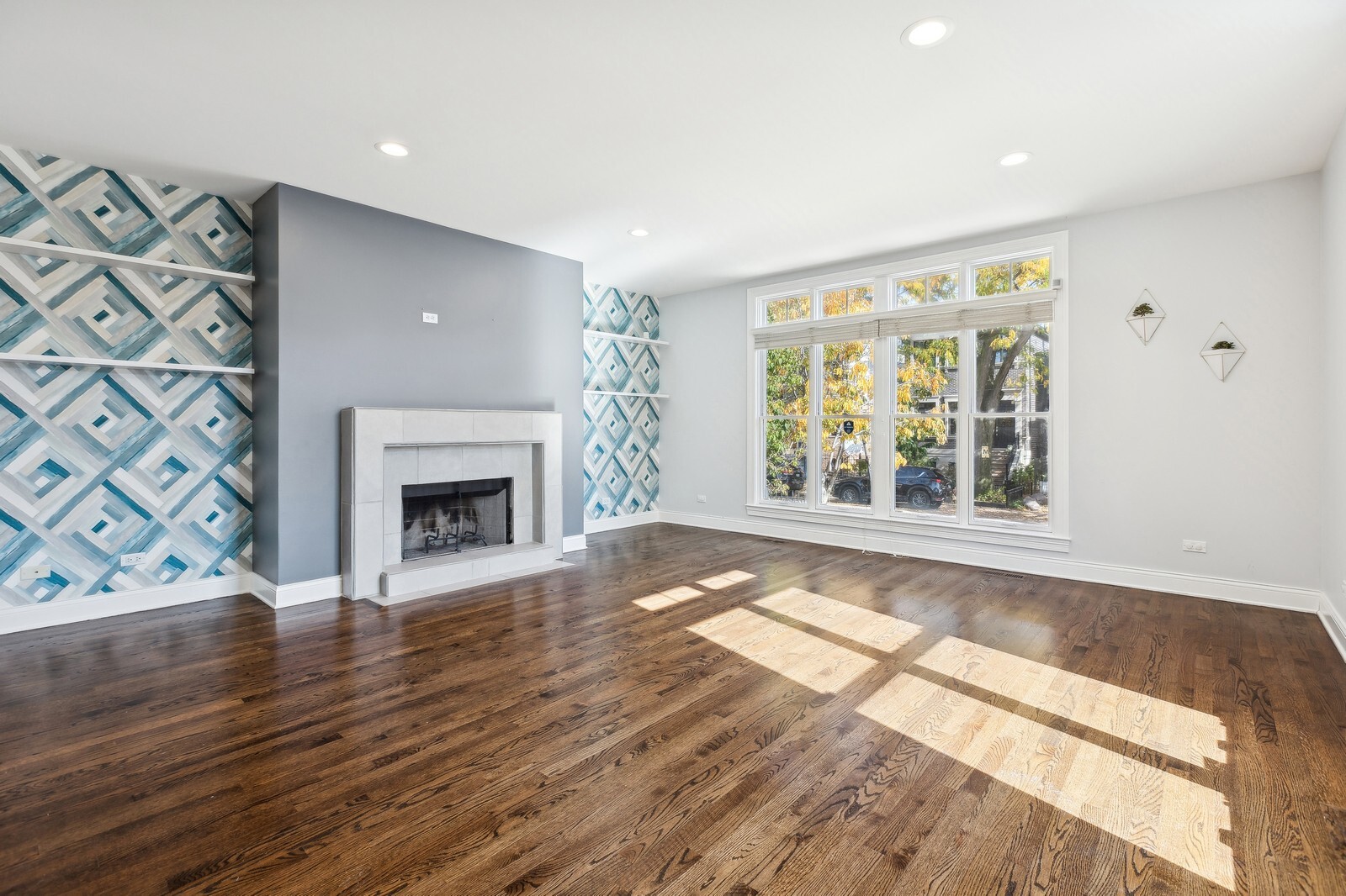 1702 N Maplewood Avenue