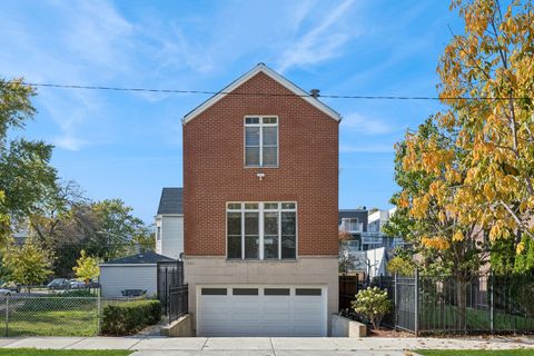 1702 N Maplewood Avenue Chicago IL 60647