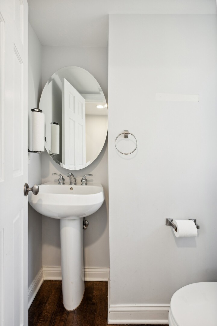 1702 N Maplewood Avenue