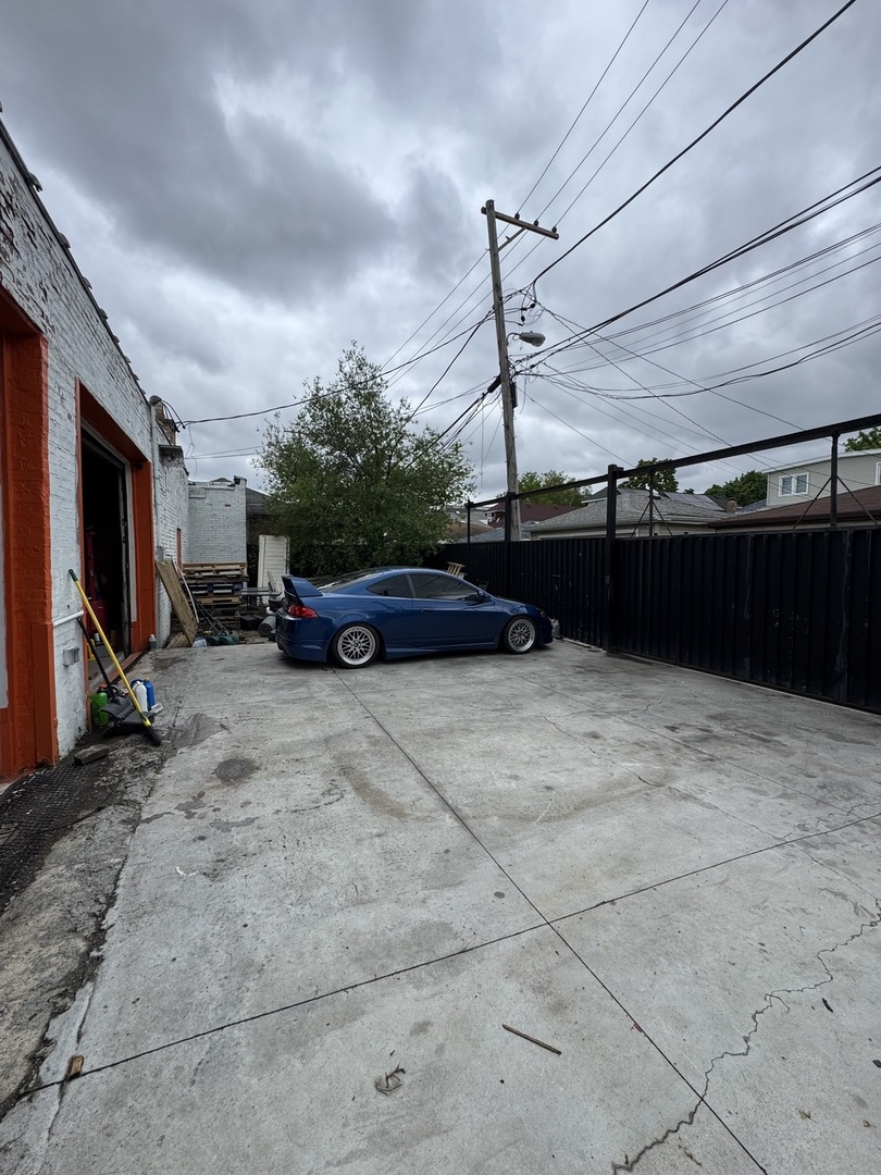 4616 W Fullerton Avenue