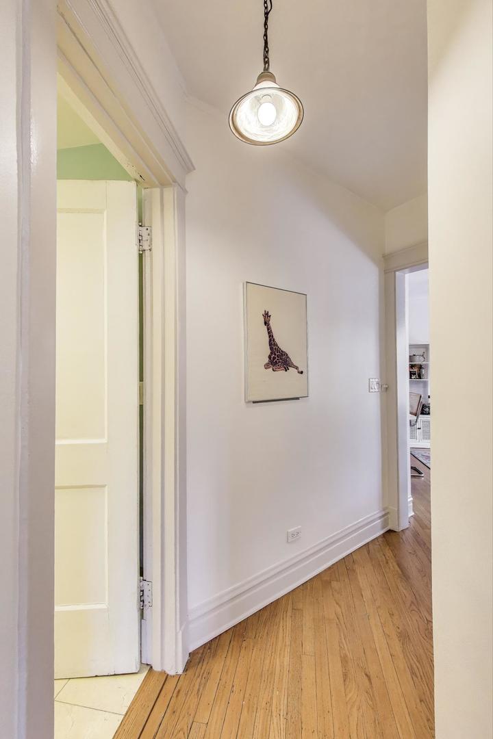 1400 W Winnemac Avenue 2