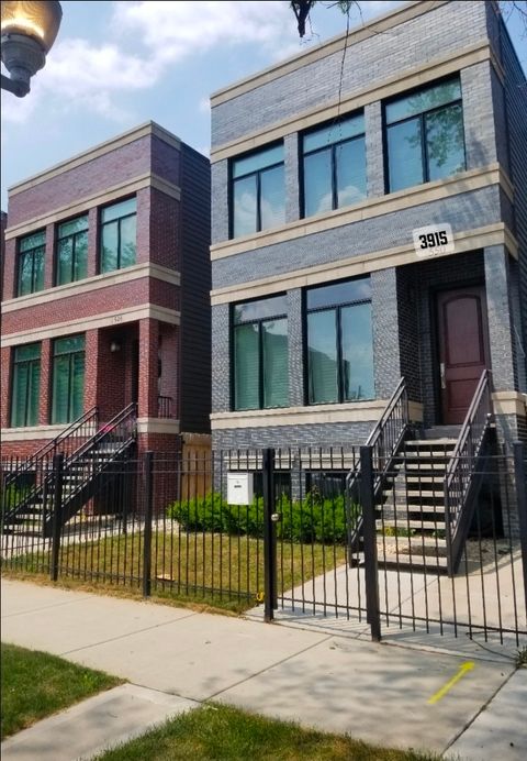 Photo of 3915 S Calumet Avenue, Chicago, IL 60653 (MLS # 12617542)