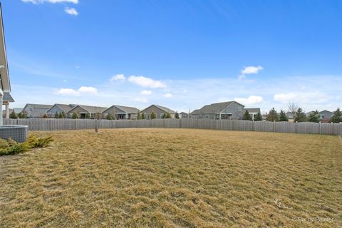 Tiny photo for 927 Plateau Drive, Pingree Grove, IL 60140 (MLS # 12572448)