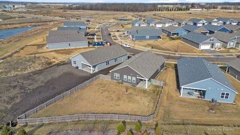 Tiny photo for 927 Plateau Drive, Pingree Grove, IL 60140 (MLS # 12572448)