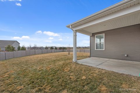 Tiny photo for 927 Plateau Drive, Pingree Grove, IL 60140 (MLS # 12572448)