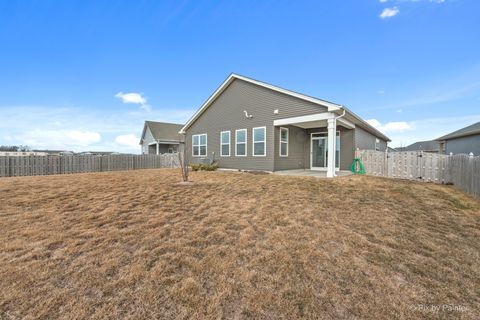 Tiny photo for 927 Plateau Drive, Pingree Grove, IL 60140 (MLS # 12572448)