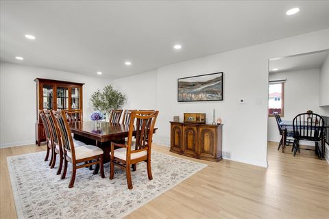 Tiny photo for 10447 S Stowe Court, Palos Hills, IL 60465 (MLS # 12622964)