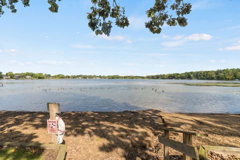 Tiny photo for 188 Oakwood Drive, Antioch, IL 60002 (MLS # 12583174)