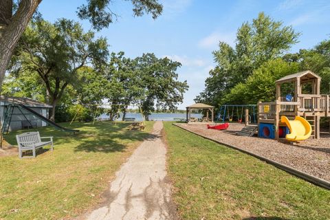Tiny photo for 188 Oakwood Drive, Antioch, IL 60002 (MLS # 12583174)