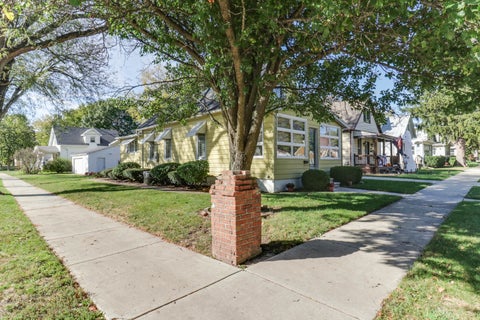 Tiny photo for 1002 N Livingston Street, Bloomington, IL 61701 (MLS # 12789942)