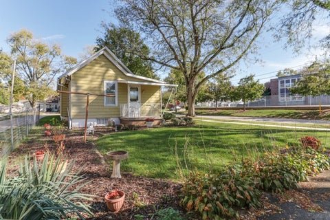 Tiny photo for 1002 N Livingston Street, Bloomington, IL 61701 (MLS # 12789942)