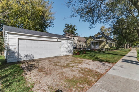 Tiny photo for 1002 N Livingston Street, Bloomington, IL 61701 (MLS # 12789942)