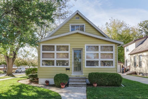 Tiny photo for 1002 N Livingston Street, Bloomington, IL 61701 (MLS # 12789942)