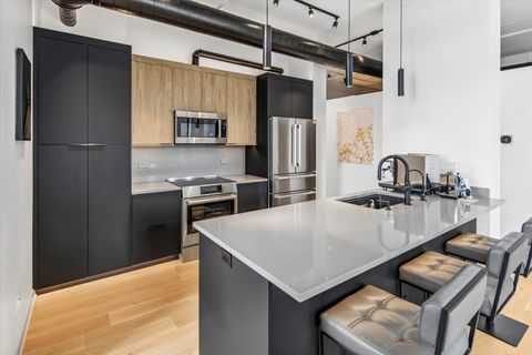 Tiny photo for 740 W Fulton Street #614, Chicago, IL 60661 (MLS # 12667566)