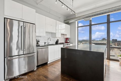 Tiny photo for 212 E CULLERTON Street #PH06, Chicago, IL 60616 (MLS # 12404276)