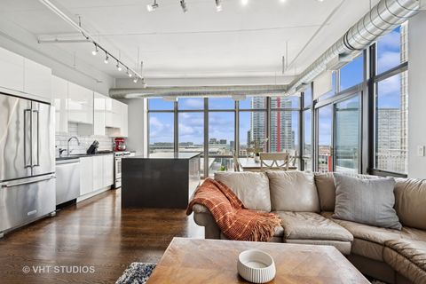 Tiny photo for 212 E CULLERTON Street #PH06, Chicago, IL 60616 (MLS # 12404276)