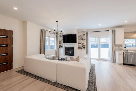 Tiny photo for 145 N Elmwood Avenue, Wood Dale, IL 60191 (MLS # 12561933)