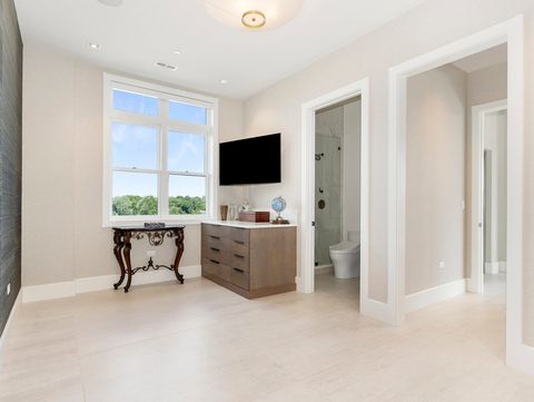 Tiny photo for 10 Illinois Street #5A, St. Charles, IL 60174 (MLS # 12465110)