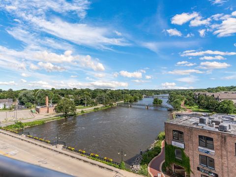 Tiny photo for 10 Illinois Street #5A, St. Charles, IL 60174 (MLS # 12465110)