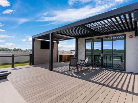 Tiny photo for 10 Illinois Street #5A, St. Charles, IL 60174 (MLS # 12465110)