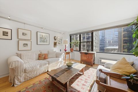 Tiny photo for 850 N Dewitt Place #9J, Chicago, IL 60611 (MLS # 12578642)